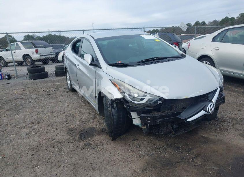 2015 Hyundai Elantra SE (VIN 5NPDH4AE5FH586704) main photo