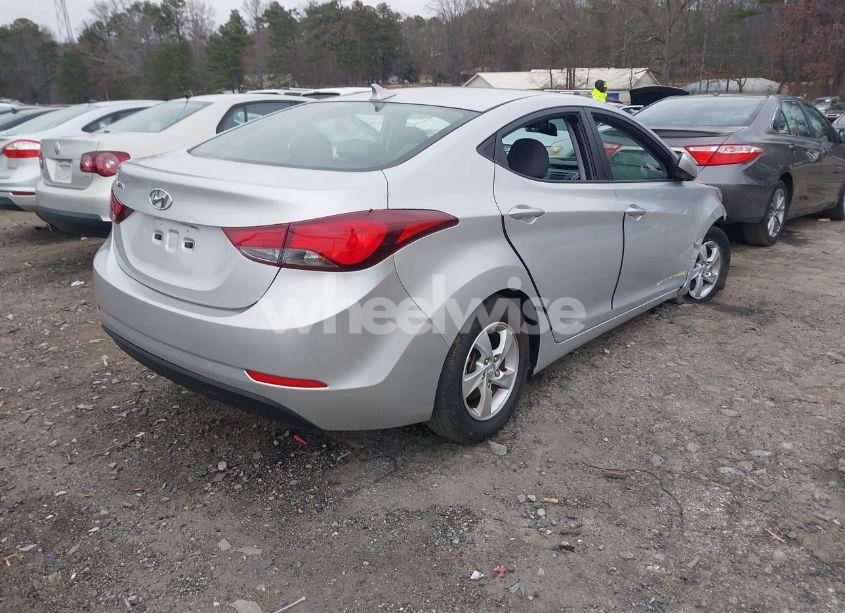 Photo 4 of 2015 Hyundai Elantra SE (VIN 5NPDH4AE5FH586704)