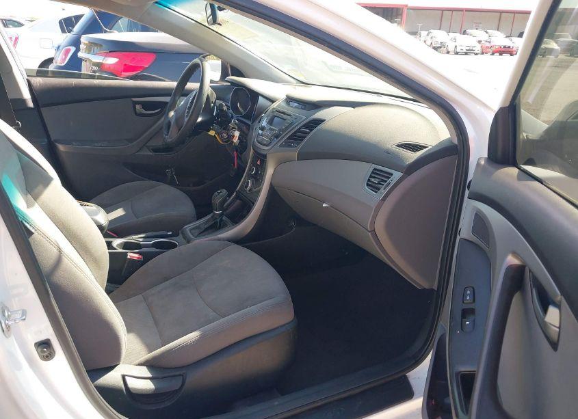 Photo 5 of 2015 Hyundai Elantra SE (VIN 5NPDH4AE5FH592700)