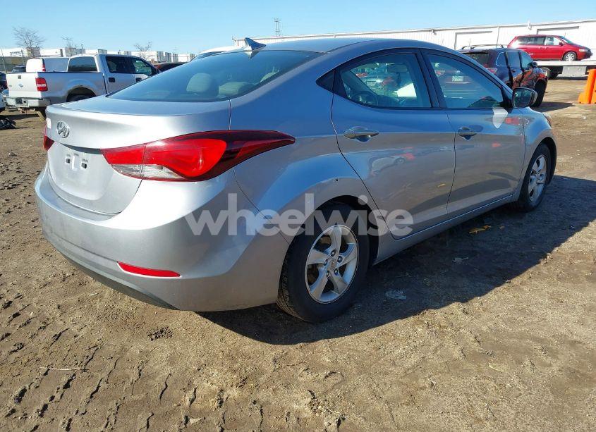 Photo 4 of 2015 Hyundai Elantra SE (VIN 5NPDH4AE5FH604876)