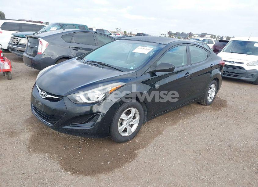 Photo 2 of 2015 Hyundai Elantra SE (VIN 5NPDH4AE5FH620513)