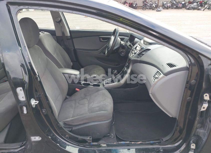 Photo 5 of 2015 Hyundai Elantra SE (VIN 5NPDH4AE5FH620513)