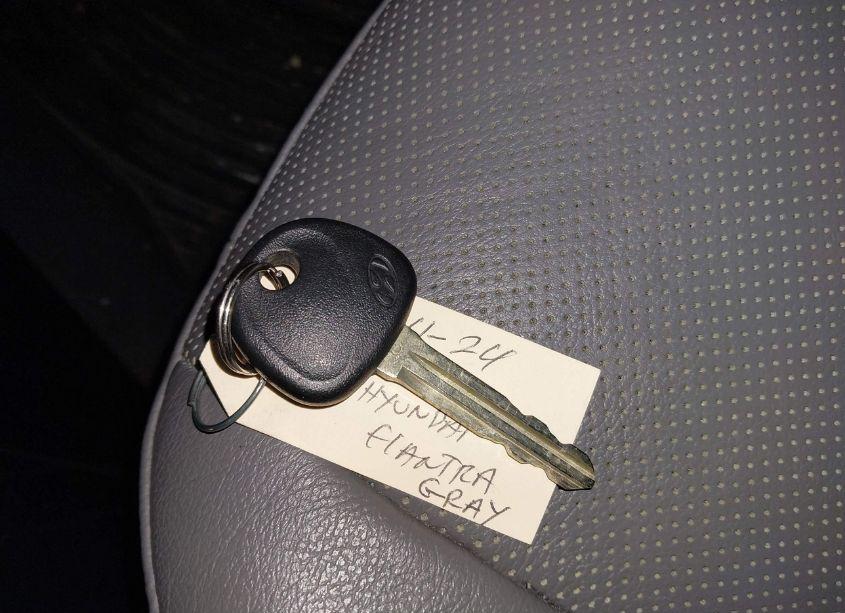 Photo 11 of 2015 Hyundai Elantra LIMITED (VIN 5NPDH4AE5FH622827)