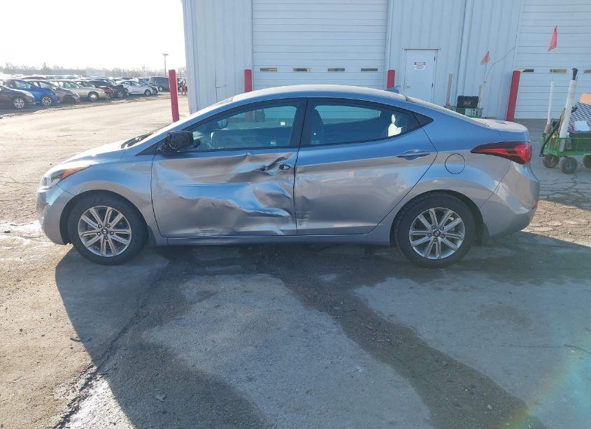 Photo 14 of 2015 Hyundai Elantra SE (VIN 5NPDH4AE5FH633567)
