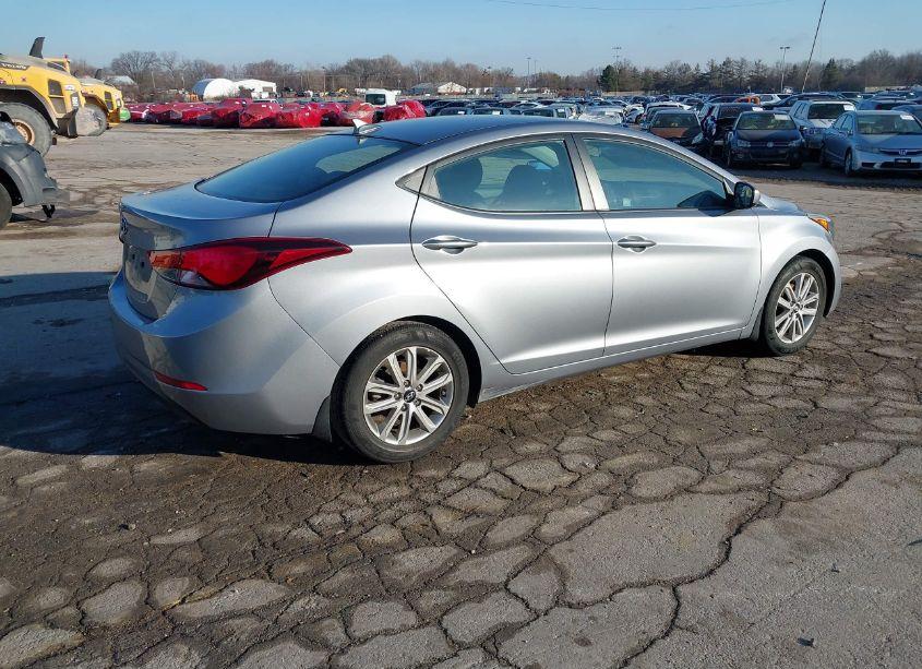Photo 4 of 2015 Hyundai Elantra SE (VIN 5NPDH4AE5FH633567)