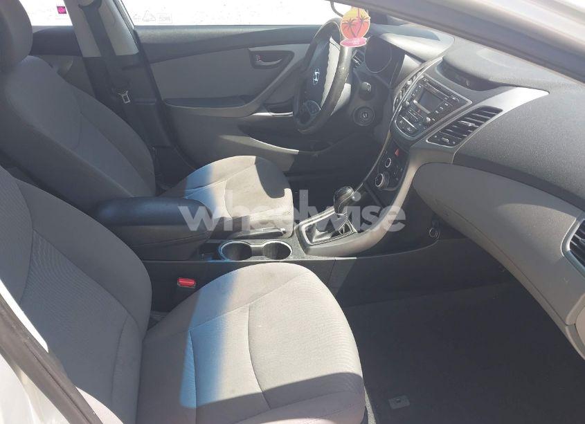Photo 5 of 2015 Hyundai Elantra SE (VIN 5NPDH4AE5FH647808)