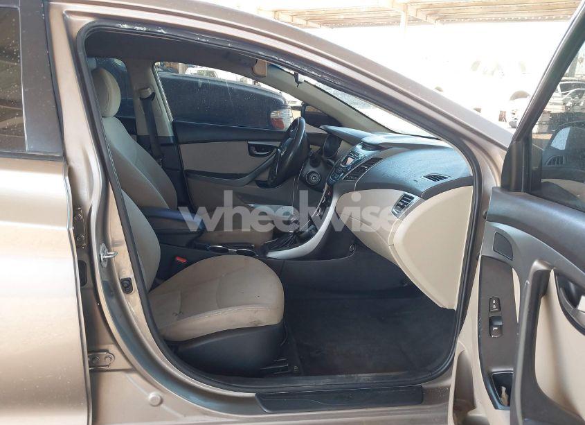 Photo 5 of 2016 Hyundai Elantra SE (VIN 5NPDH4AE5GH664237)