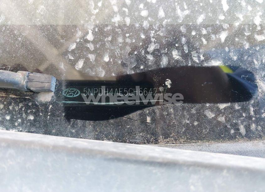 Photo 9 of 2016 Hyundai Elantra SE (VIN 5NPDH4AE5GH664237)