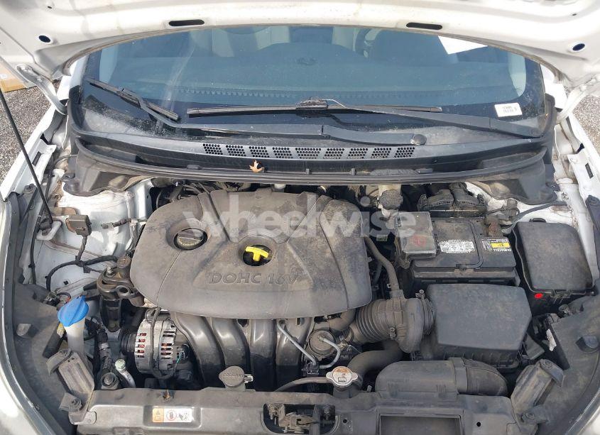 Photo 10 of 2016 Hyundai Elantra SE (VIN 5NPDH4AE5GH665792)