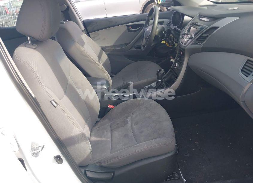 Photo 5 of 2016 Hyundai Elantra SE (VIN 5NPDH4AE5GH665792)