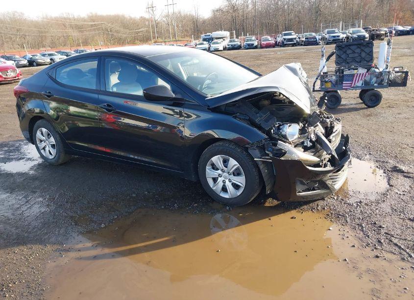 2016 Hyundai Elantra SE (VIN 5NPDH4AE5GH714599) main photo