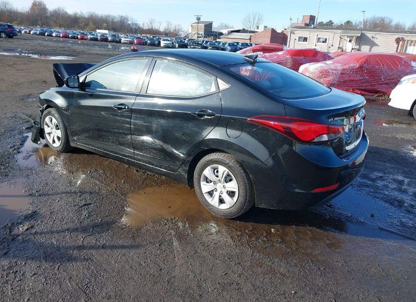 Photo 3 of 2016 Hyundai Elantra SE (VIN 5NPDH4AE5GH714599)
