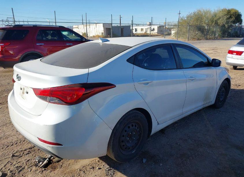 Photo 4 of 2016 Hyundai Elantra SE (VIN 5NPDH4AE5GH714747)