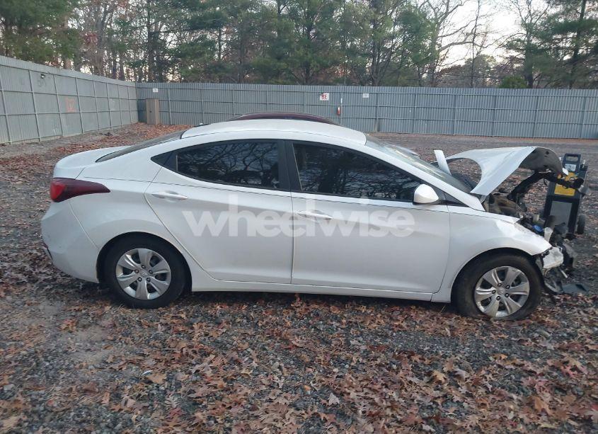 Photo 13 of 2016 Hyundai Elantra SE (VIN 5NPDH4AE5GH722301)