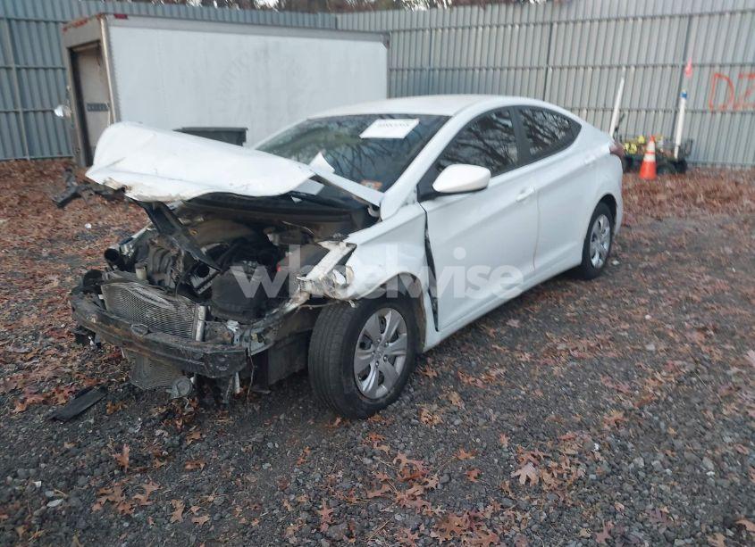 Photo 2 of 2016 Hyundai Elantra SE (VIN 5NPDH4AE5GH722301)