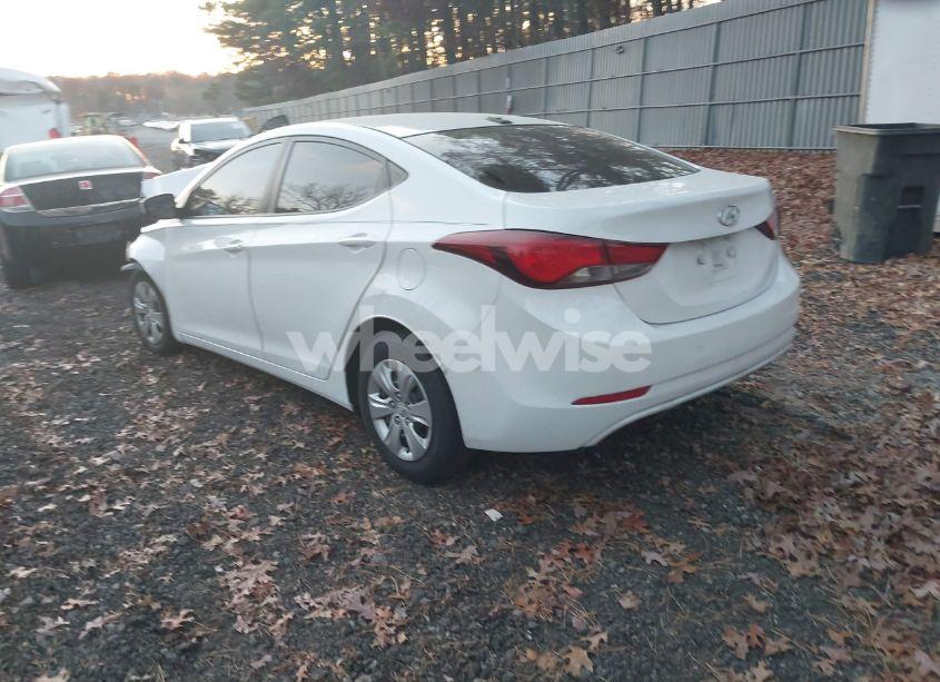 Photo 3 of 2016 Hyundai Elantra SE (VIN 5NPDH4AE5GH722301)