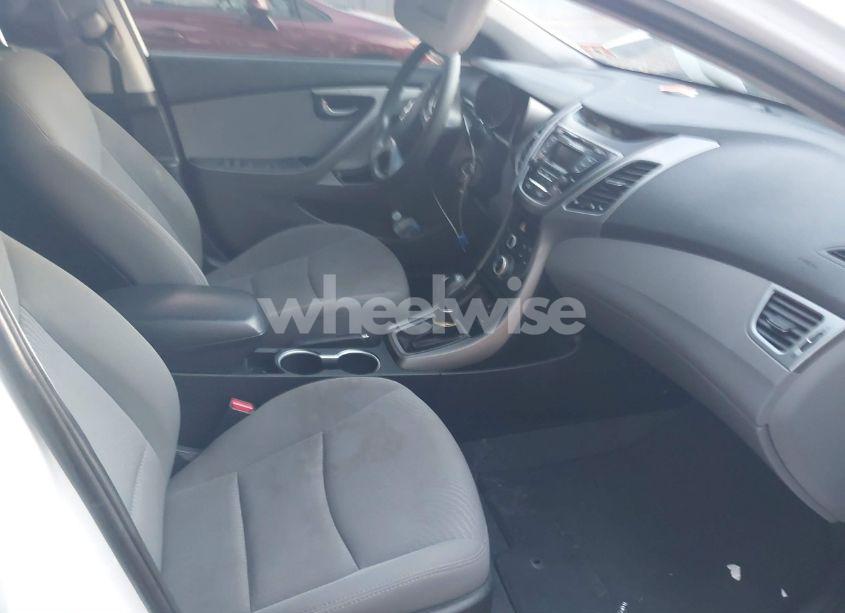 Photo 5 of 2016 Hyundai Elantra SE (VIN 5NPDH4AE5GH722301)