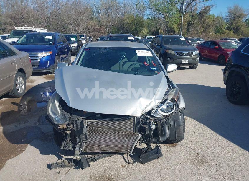 Photo 13 of 2016 Hyundai Elantra SE (VIN 5NPDH4AE5GH722590)