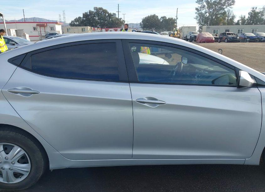 Photo 12 of 2016 Hyundai Elantra SE (VIN 5NPDH4AE5GH725781)