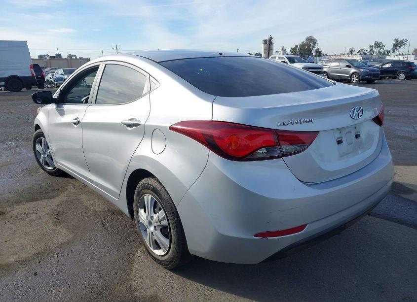 Photo 3 of 2016 Hyundai Elantra SE (VIN 5NPDH4AE5GH725781)