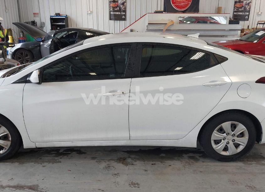 Photo 14 of 2016 Hyundai Elantra SE (VIN 5NPDH4AE5GH729037)