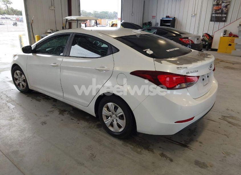 Photo 3 of 2016 Hyundai Elantra SE (VIN 5NPDH4AE5GH729037)
