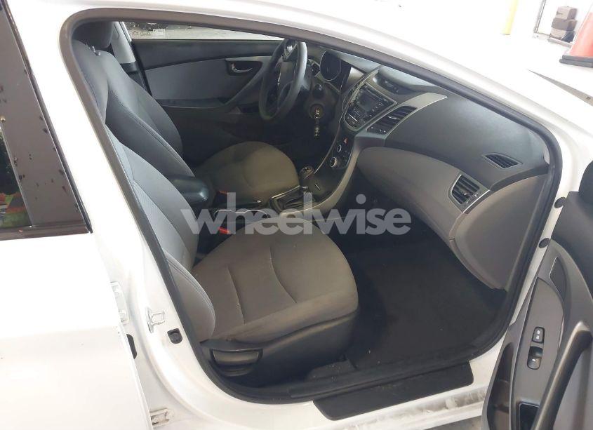 Photo 5 of 2016 Hyundai Elantra SE (VIN 5NPDH4AE5GH729037)