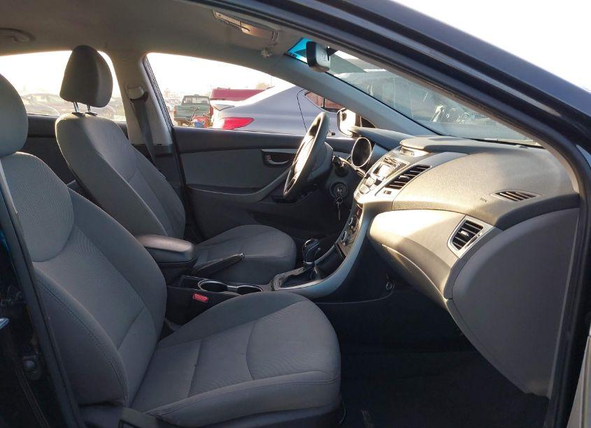 Photo 5 of 2016 Hyundai Elantra SE (VIN 5NPDH4AE5GH730317)