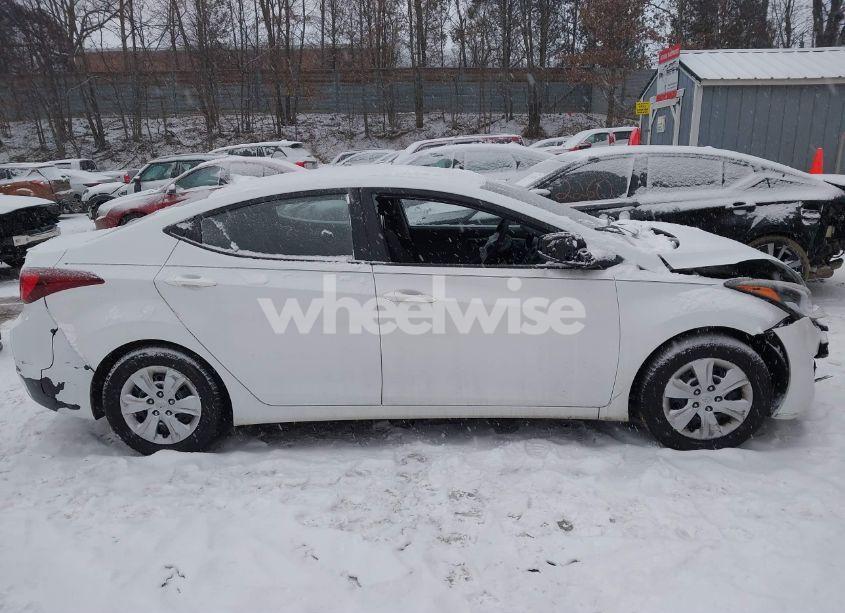 Photo 13 of 2016 Hyundai Elantra SE (VIN 5NPDH4AE5GH734027)