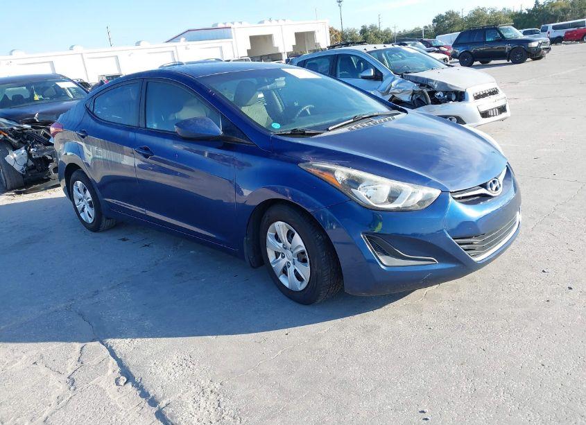 2016 Hyundai Elantra SE (VIN 5NPDH4AE5GH747960) main photo