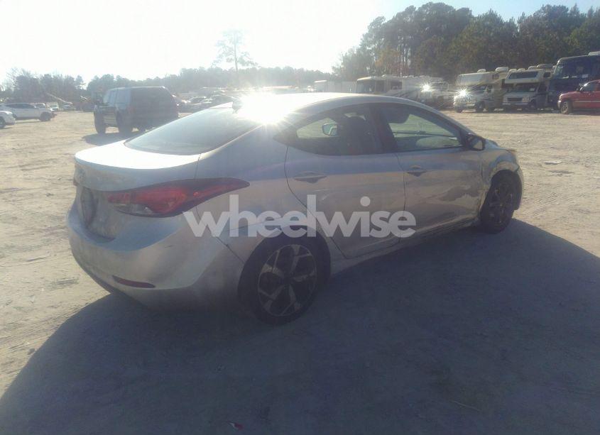Photo 4 of 2016 Hyundai Elantra SE (VIN 5NPDH4AE5GH748378)