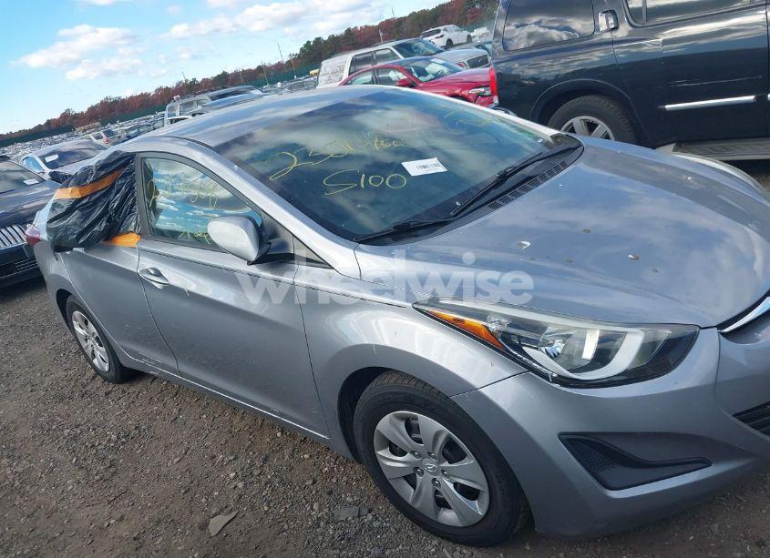 2016 Hyundai Elantra SE (VIN 5NPDH4AE5GH750079) main photo