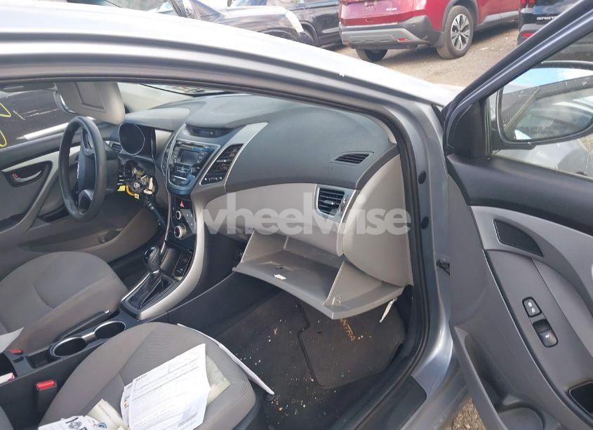 Photo 5 of 2016 Hyundai Elantra SE (VIN 5NPDH4AE5GH750079)