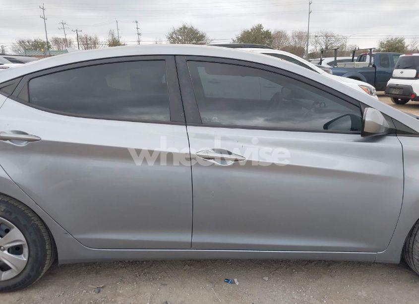 Photo 13 of 2016 Hyundai Elantra SE (VIN 5NPDH4AE5GH751023)