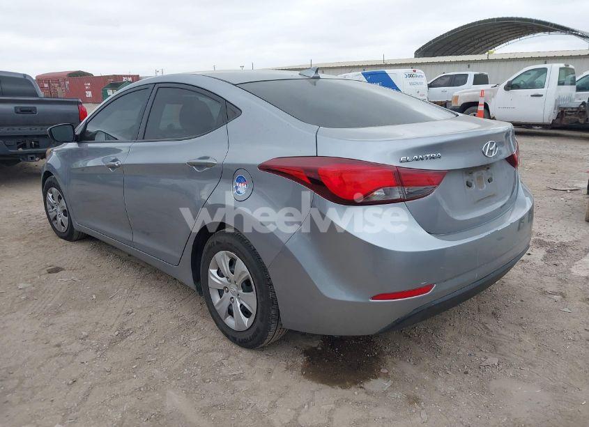 Photo 3 of 2016 Hyundai Elantra SE (VIN 5NPDH4AE5GH751023)