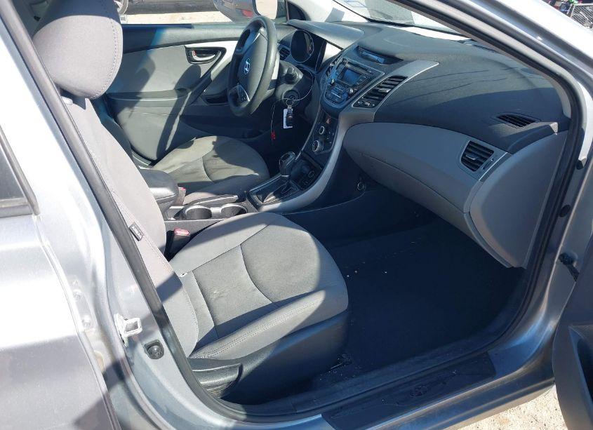 Photo 5 of 2016 Hyundai Elantra SE (VIN 5NPDH4AE5GH751362)