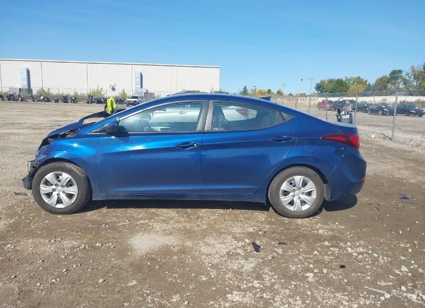 Photo 14 of 2016 Hyundai Elantra SE (VIN 5NPDH4AE5GH761115)
