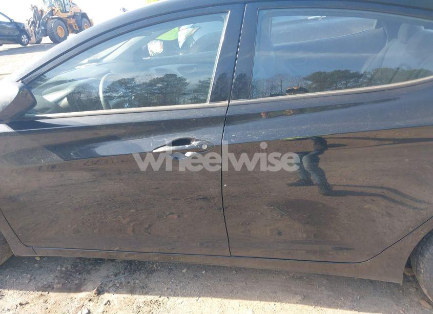 Photo 15 of 2016 Hyundai Elantra SE (VIN 5NPDH4AE5GH770266)