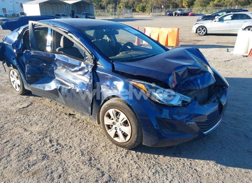 2016 Hyundai Elantra SE (VIN 5NPDH4AE5GH773359) main photo