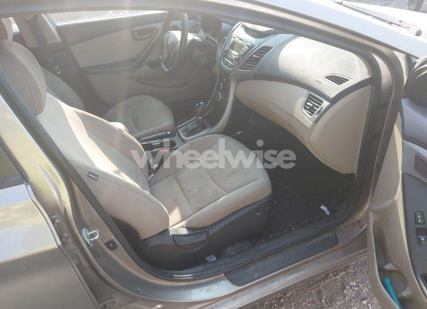 Photo 5 of 2016 Hyundai Elantra SE (VIN 5NPDH4AE5GH793062)