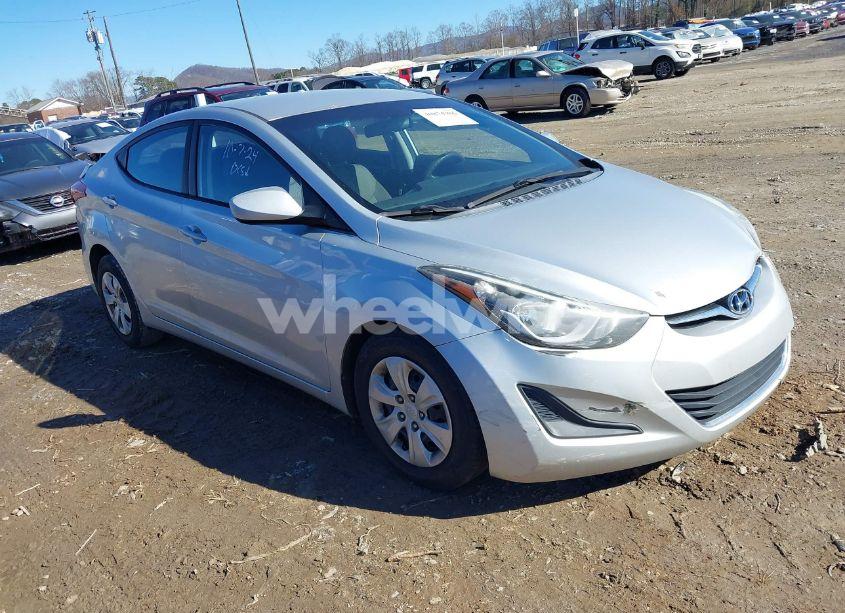 2016 Hyundai Elantra SE (VIN 5NPDH4AE5GH794762) main photo