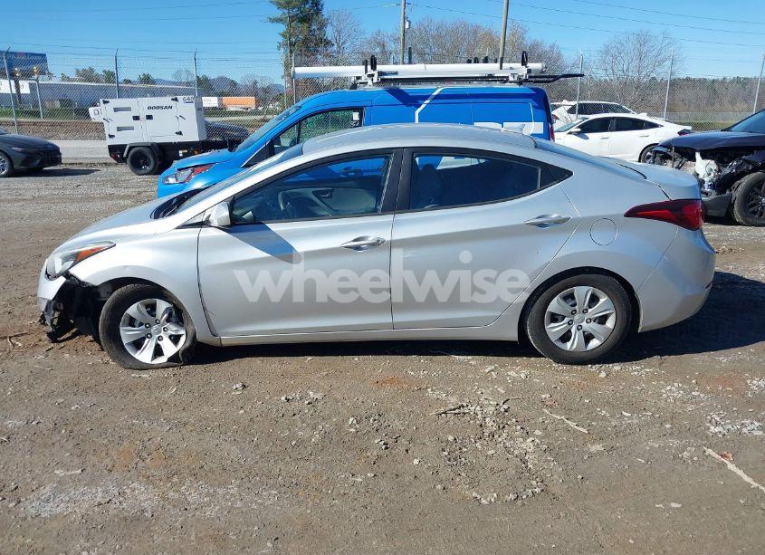 Photo 15 of 2016 Hyundai Elantra SE (VIN 5NPDH4AE5GH794762)