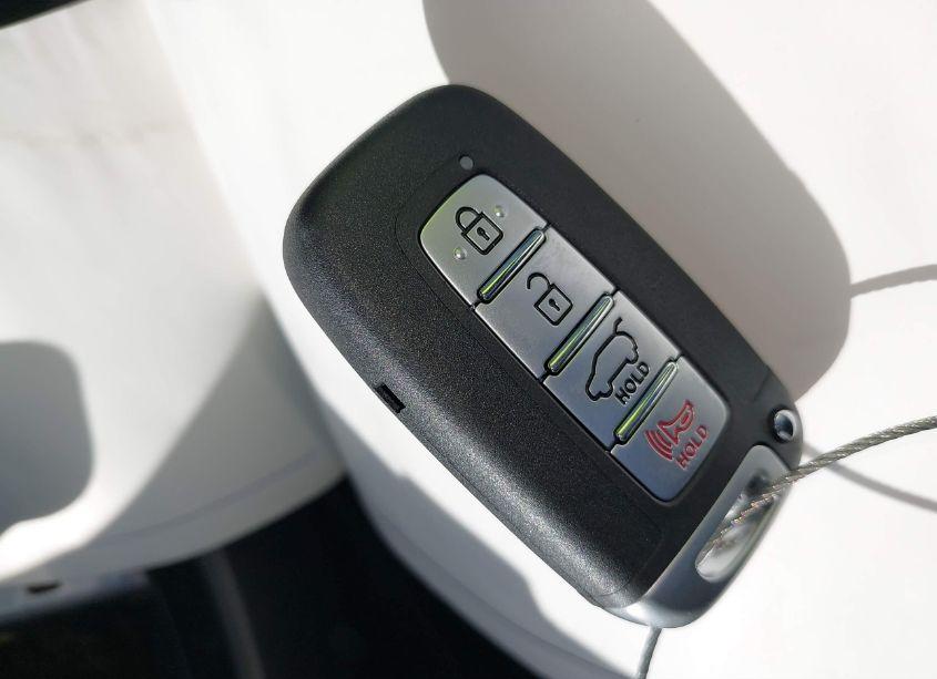 Photo 11 of 2012 Hyundai Elantra LIMITED (VIN 5NPDH4AE6CH082903)