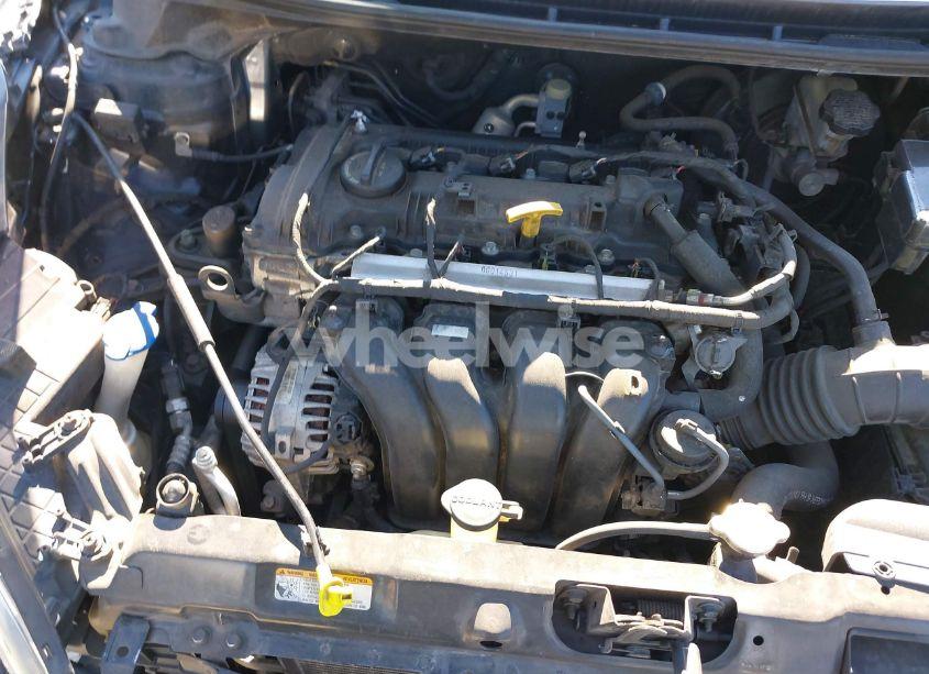 Photo 10 of 2012 Hyundai Elantra LIMITED (VIN 5NPDH4AE6CH091312)