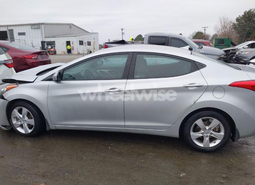 Photo 15 of 2013 Hyundai Elantra GLS (VIN 5NPDH4AE6DH190956)