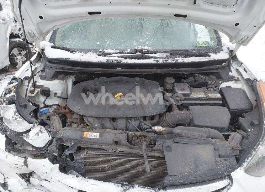 Photo 10 of 2013 Hyundai Elantra GLS (VIN 5NPDH4AE6DH194196)