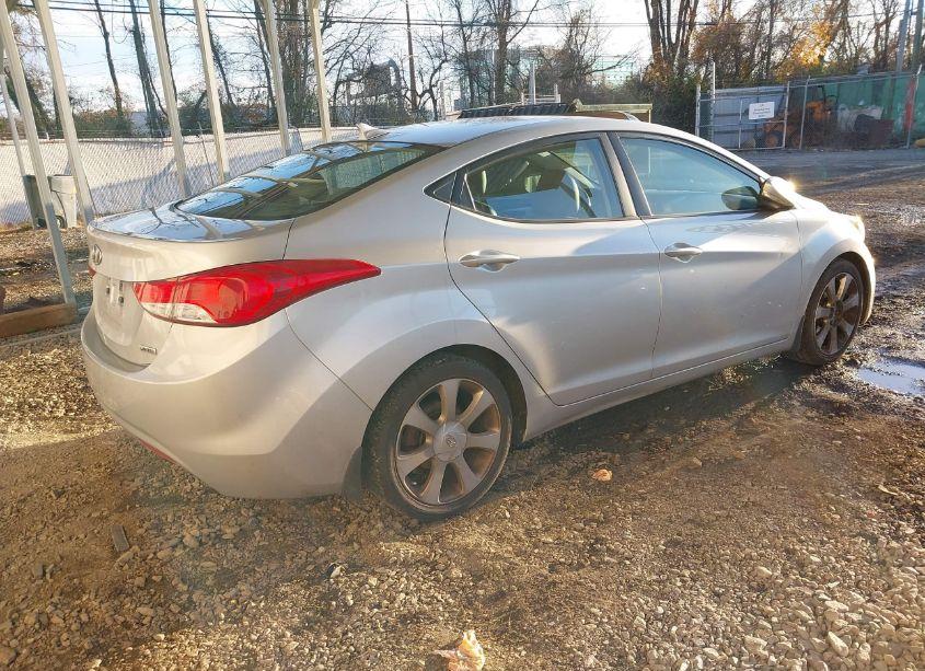 Photo 4 of 2013 Hyundai Elantra LIMITED (VIN 5NPDH4AE6DH199740)