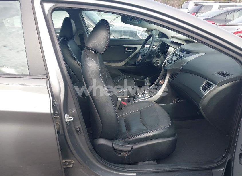 Photo 5 of 2013 Hyundai Elantra LIMITED (VIN 5NPDH4AE6DH206685)