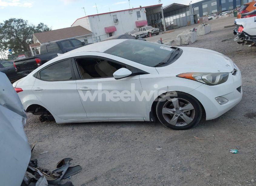 Photo 14 of 2013 Hyundai Elantra GLS (VIN 5NPDH4AE6DH231179)