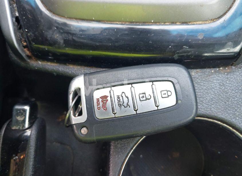 Photo 11 of 2013 Hyundai Elantra LIMITED (VIN 5NPDH4AE6DH266305)